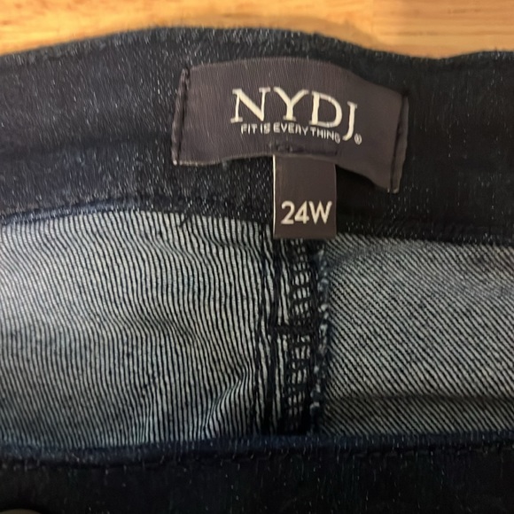 NYDJ NWT Size 24 woman’s Capri with raw hem jeans with LiftXTuck Technology - Picture 8 of 8